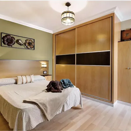 Frente Al Estadio Y Ramblas *