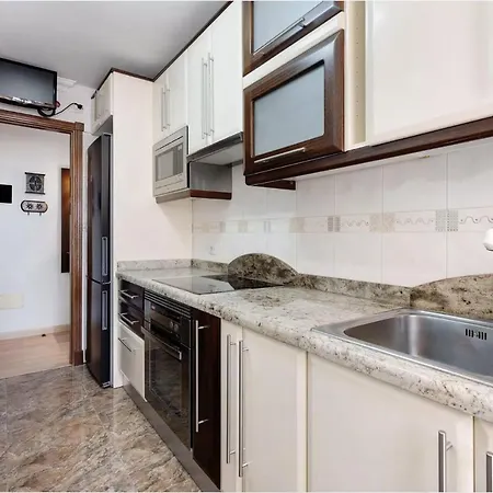 Frente Al Estadio Y Ramblas アパート サンタクルスデテネリフェ